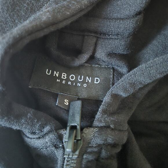 NEW Mens Unbound Merino Compact Travel Hoodie In Black Jacket Small - Picture 8 of 8